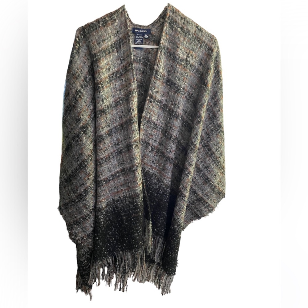 Knit shawl